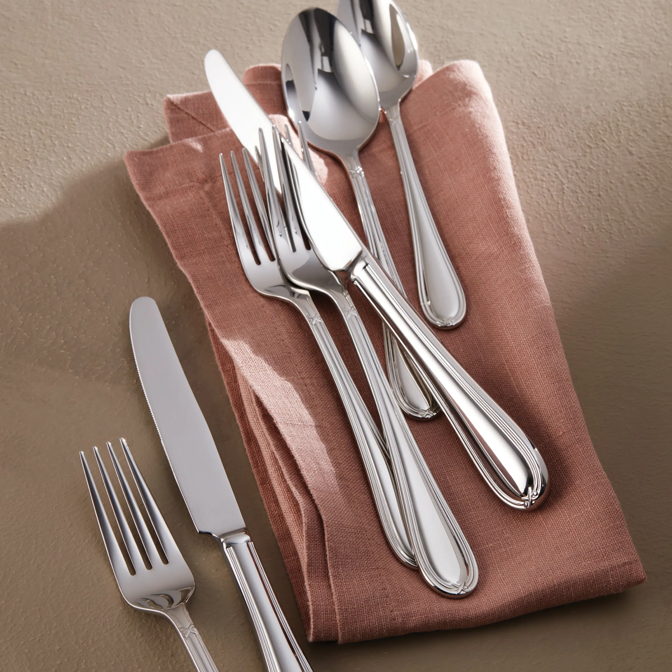 Ashbridge 80-Piece Flatware Set