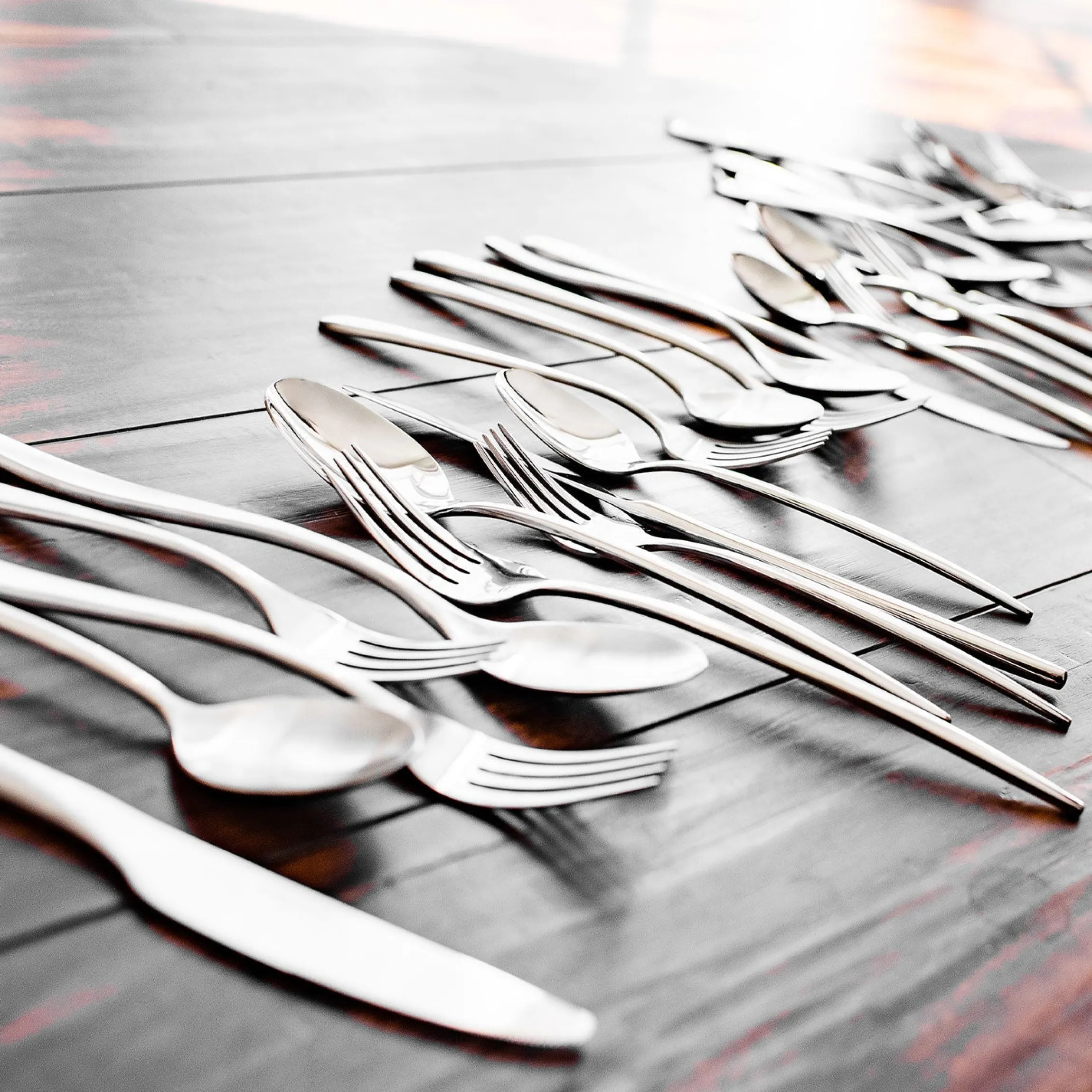 Averie Satin 20-Piece Flatware Set
