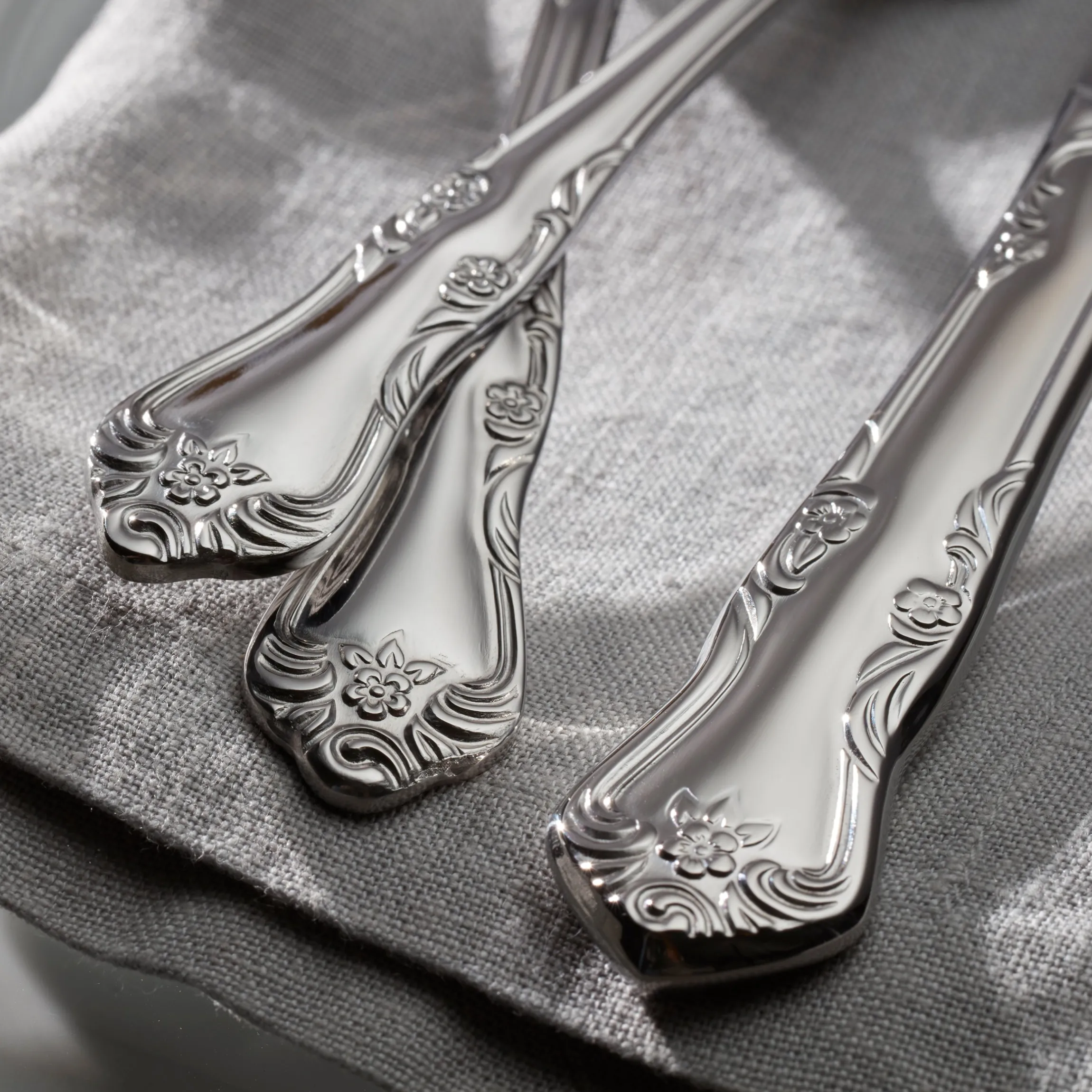 Azalea 20-Piece Flatware Set
