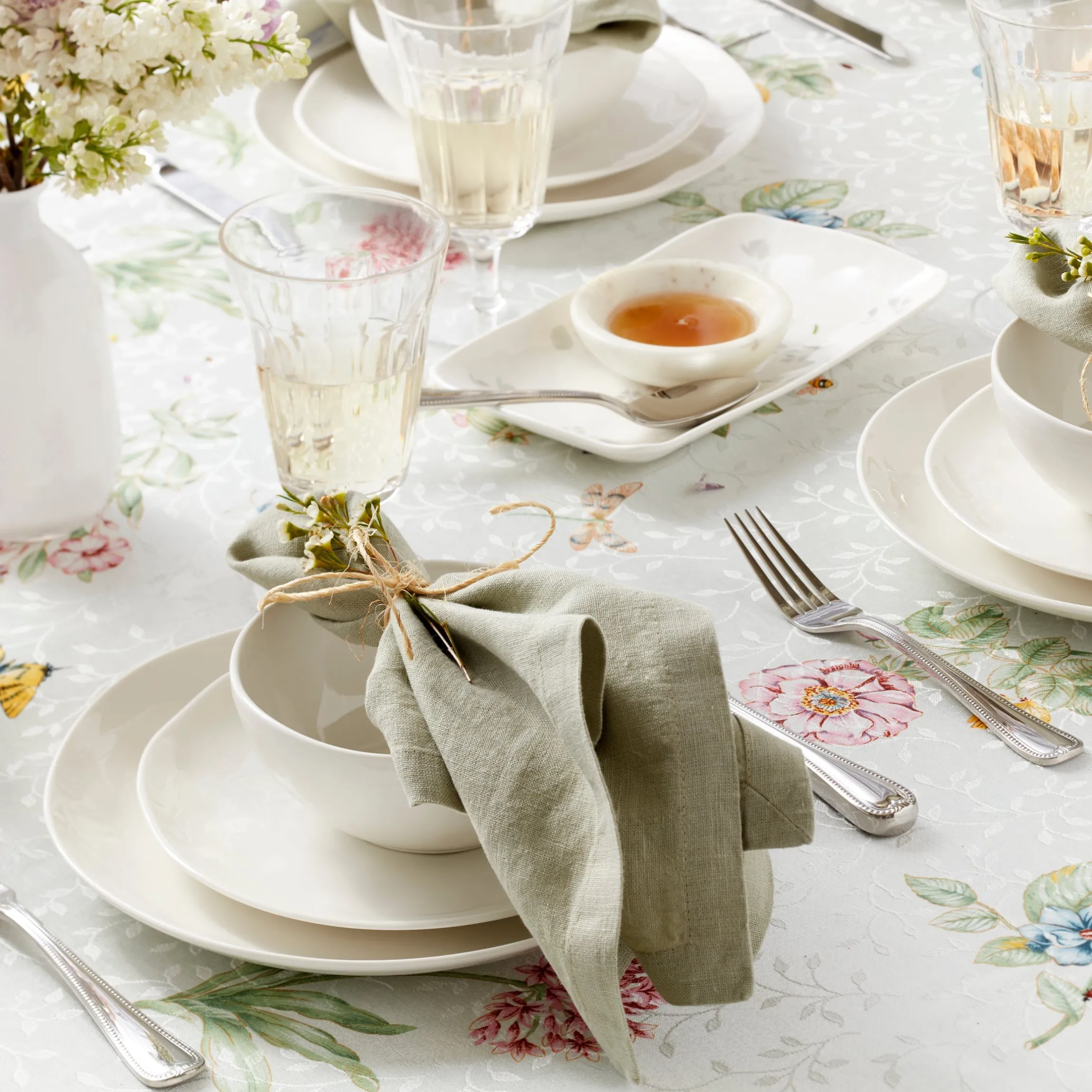 Bay Colors White Dinner Plates, Set of 4