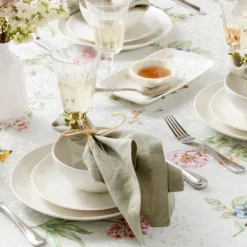 Bay Colors White 12-Piece Dinnerware Set