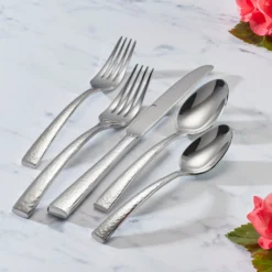 Cabria 20-Piece Flatware Set
