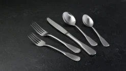 Colonial Boston 20-Piece Flatware Set