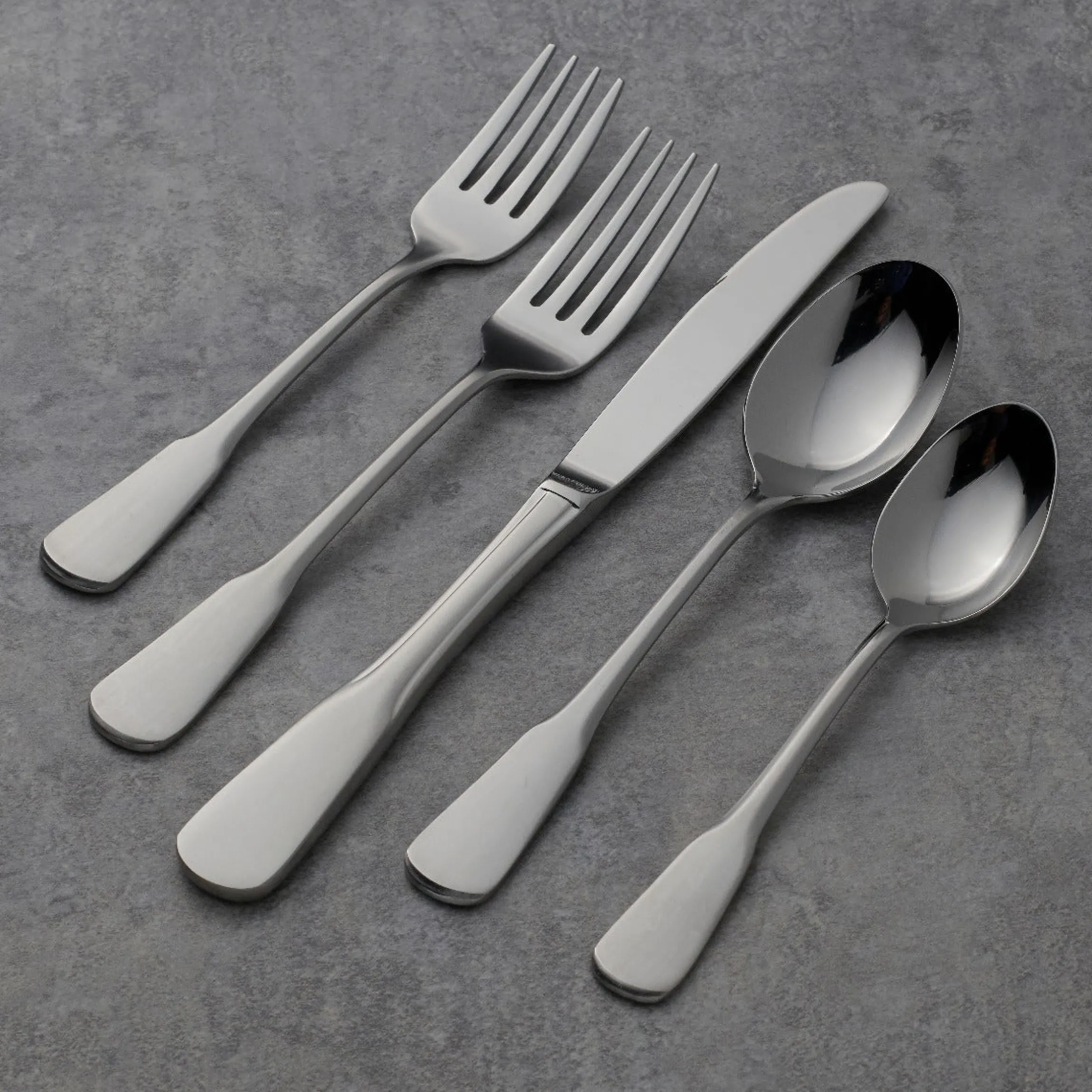 Colonial Boston 20-Piece Flatware Set