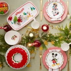 Disney Holiday 12-Piece Dessert Set