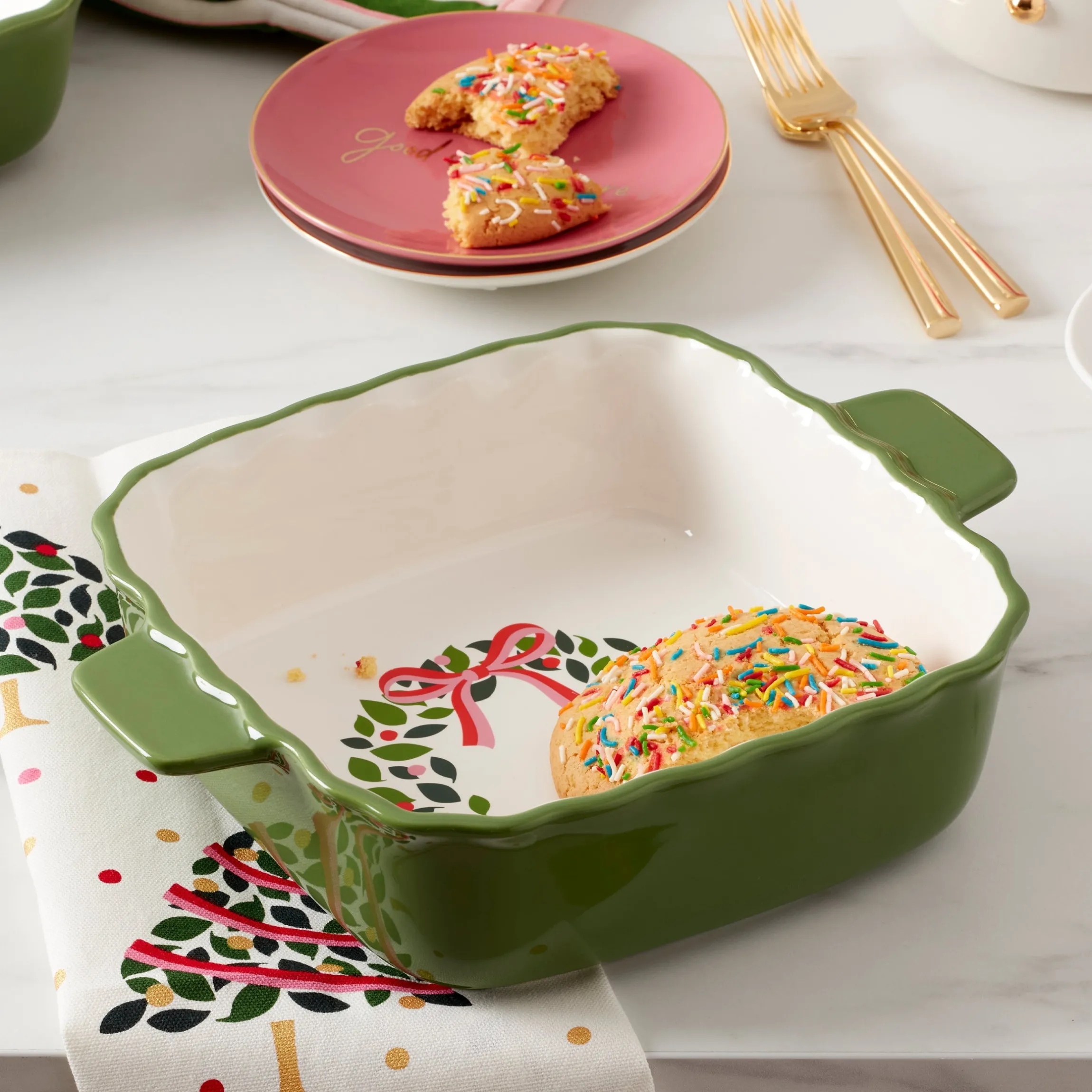 Evergreen Square Scallop Baking Dish