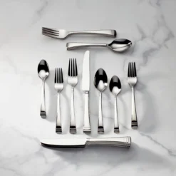 Federal Platinum 20-Piece Flatware Set