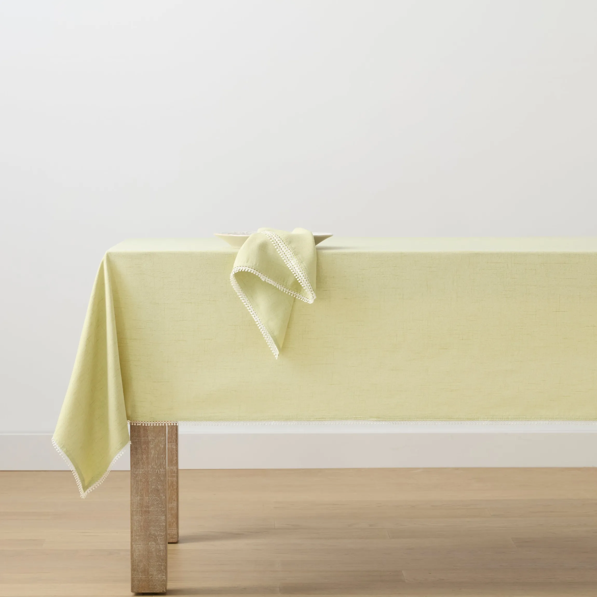 French Perle Pistachio 60x120 Tablecloth