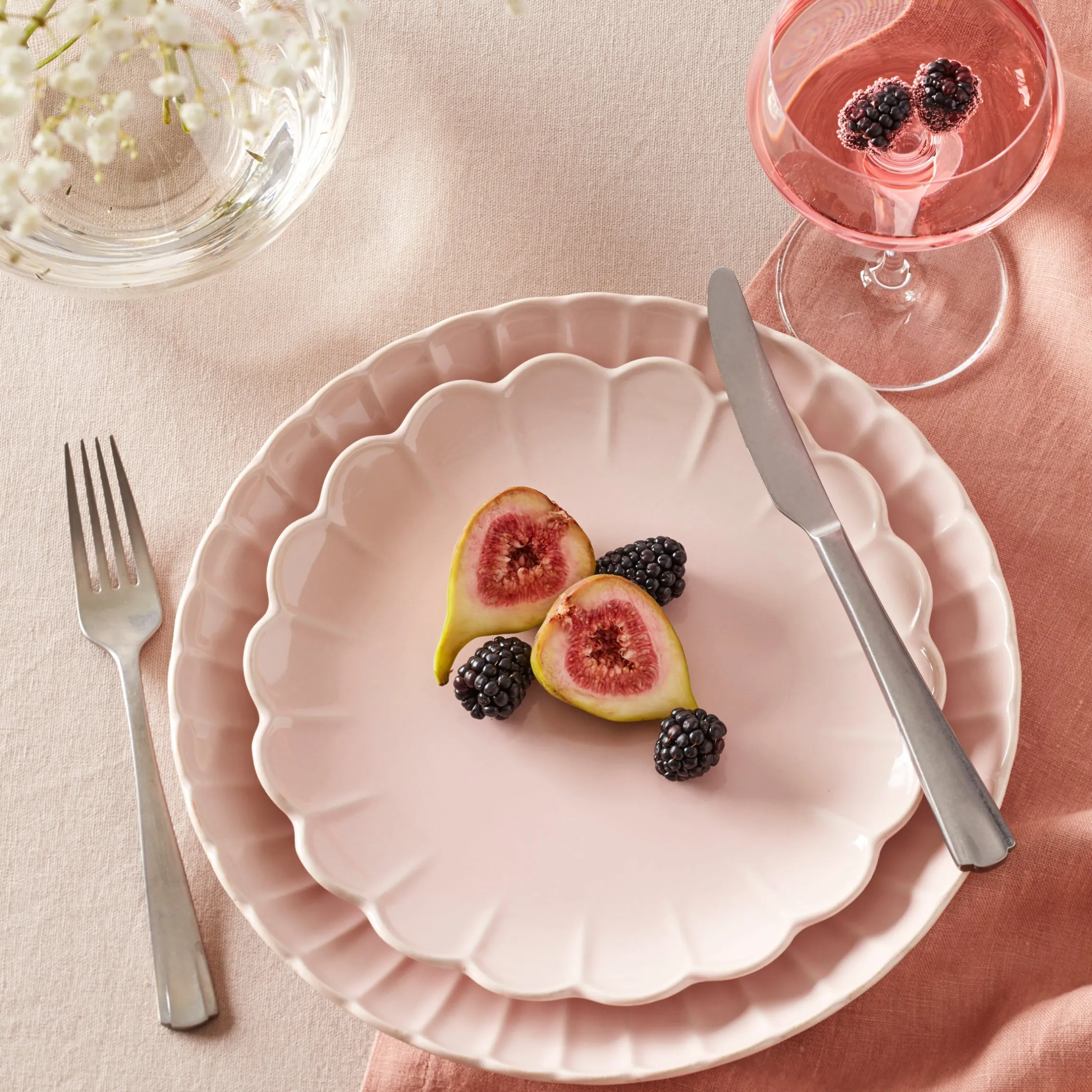 French Perle Scallop Blush 12-Piece Dinnerware Set