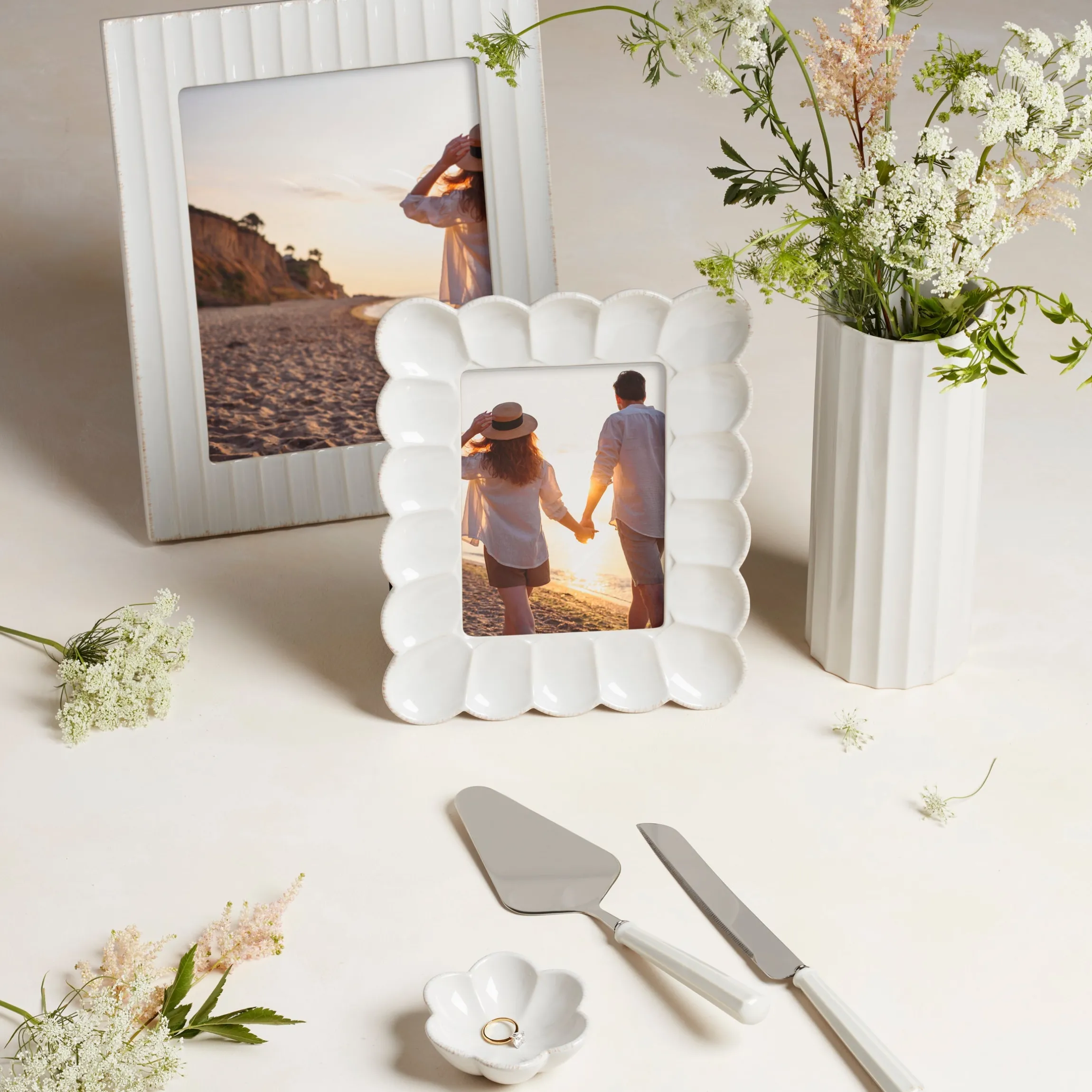 French Perle Scallop White Cylinder Vase