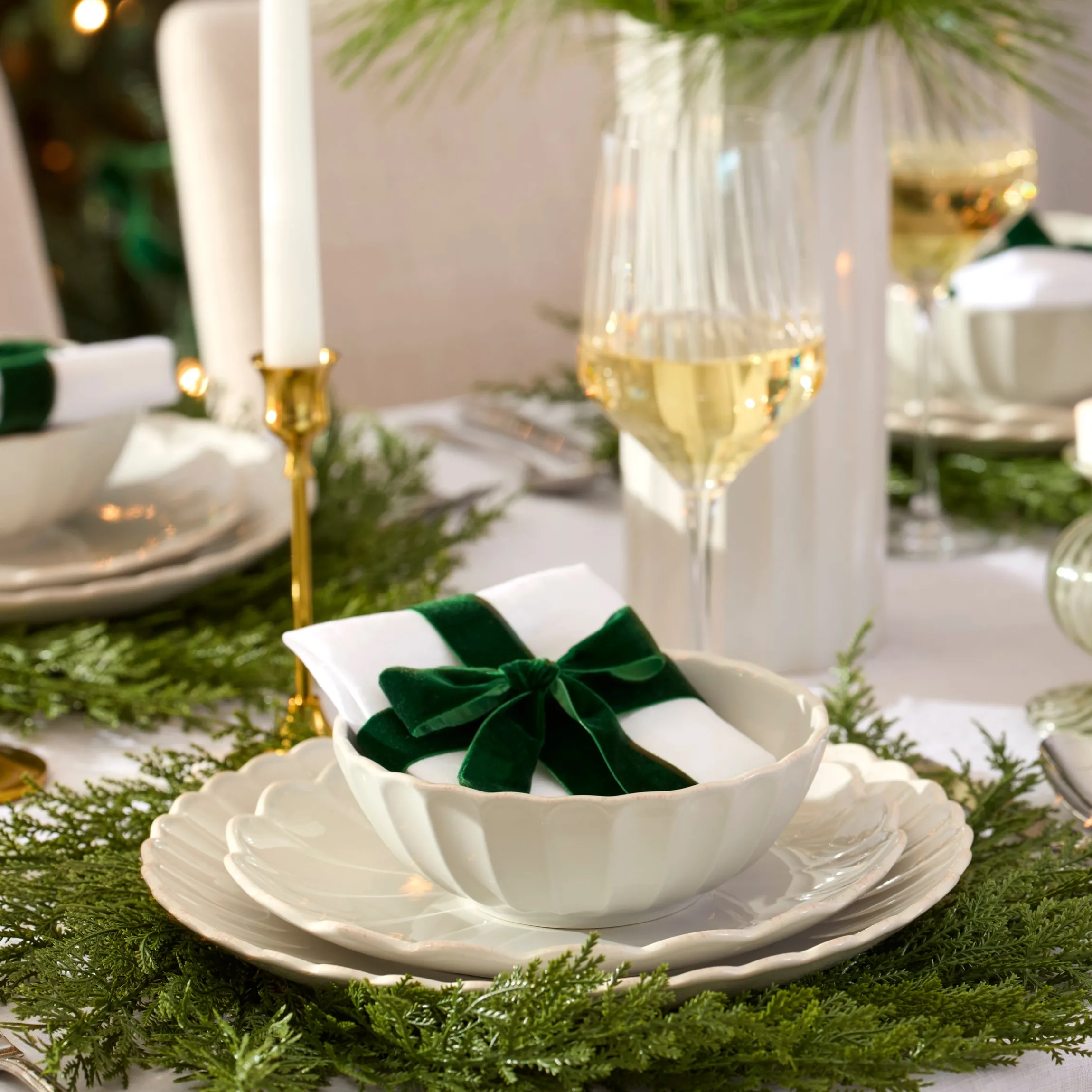 French Perle Scallop White 12-Piece Dinnerware Set