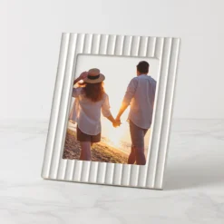 French Perle Scallop White 8x10 Photo Frame