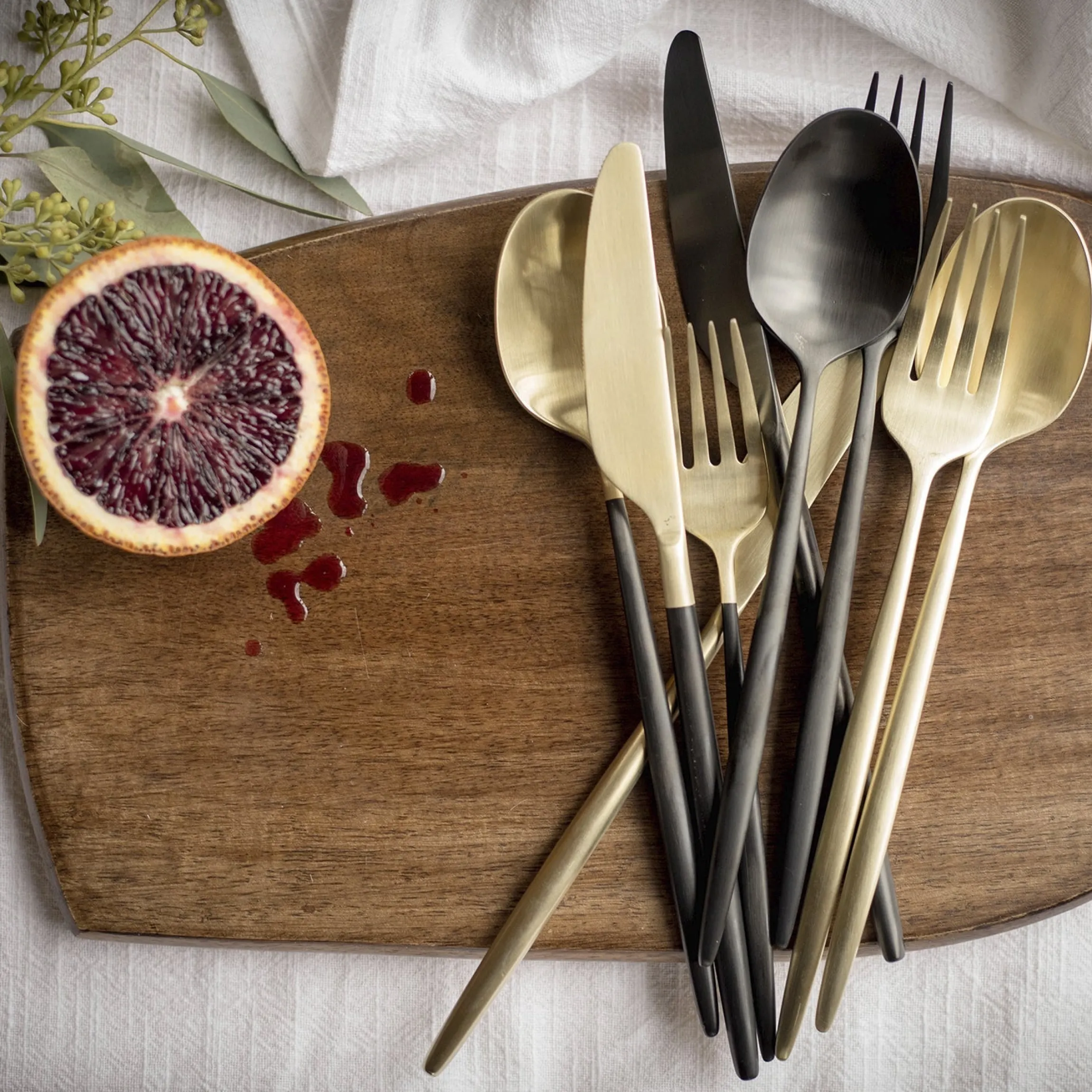 Gaze Black Satin 20-Piece Flatware Set