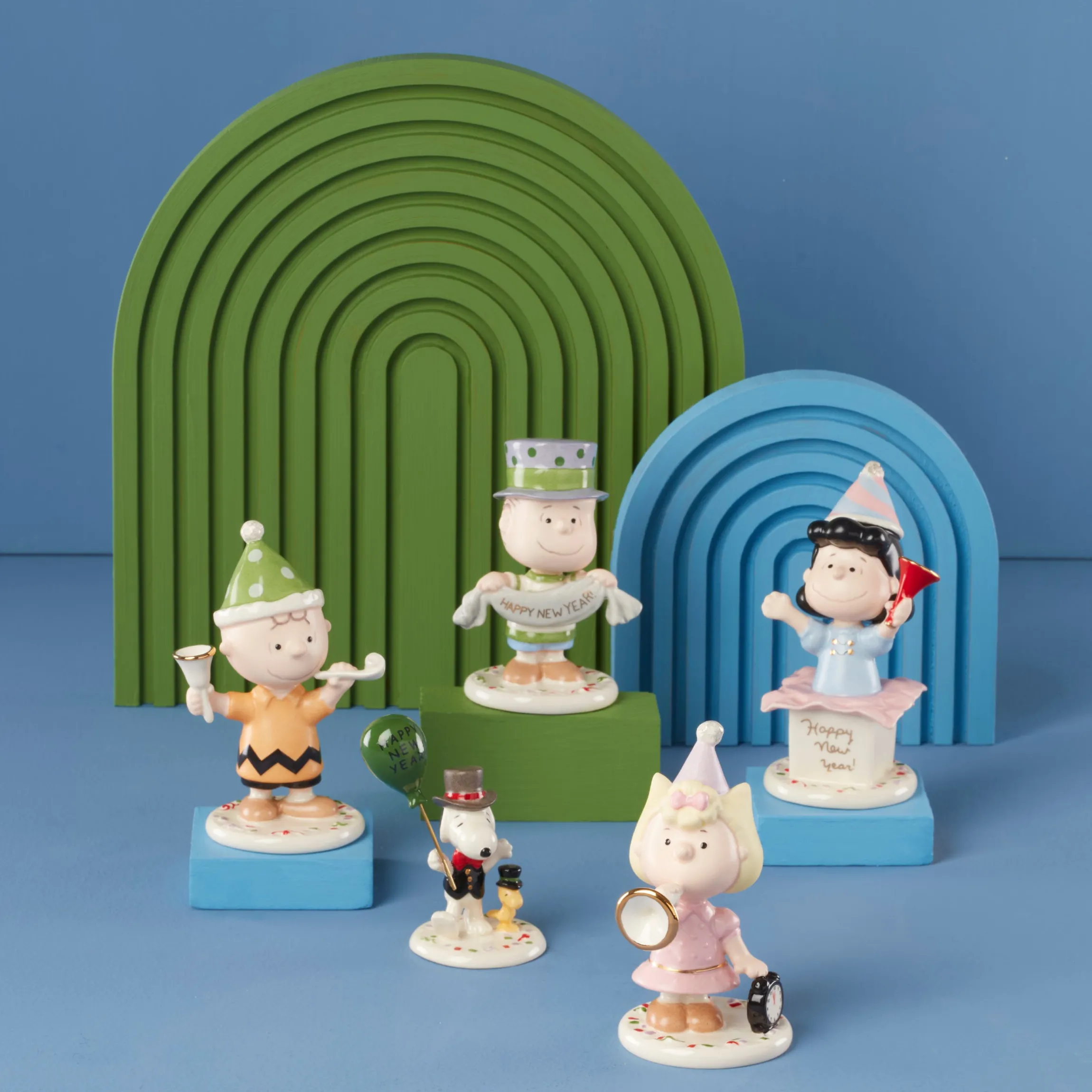 Happy New Year Charlie Brown 5-Piece Figurine Set