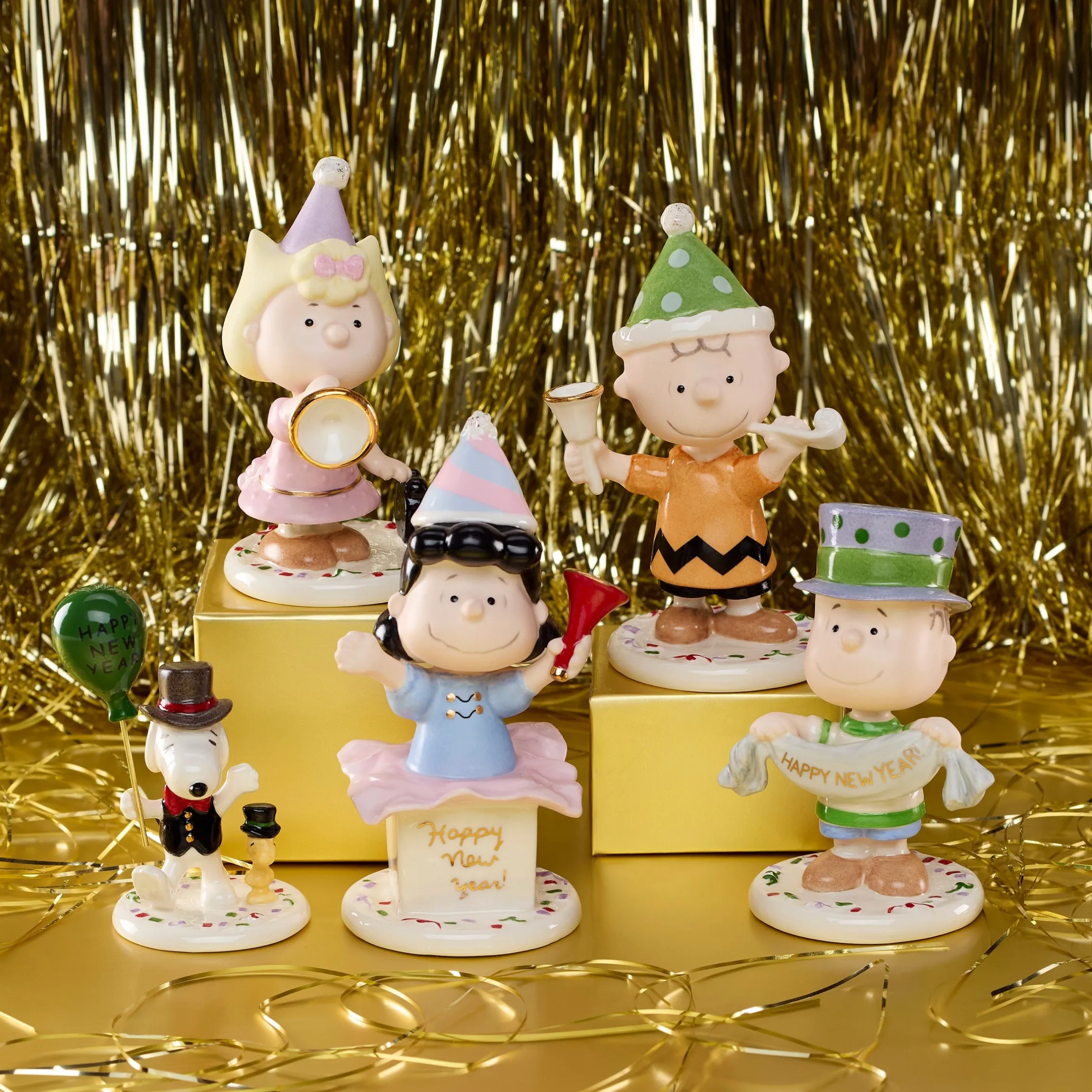 Happy New Year Charlie Brown 5-Piece Figurine Set