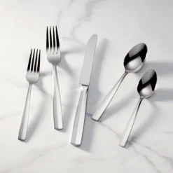 Lachlan 65-Piece Flatware Set