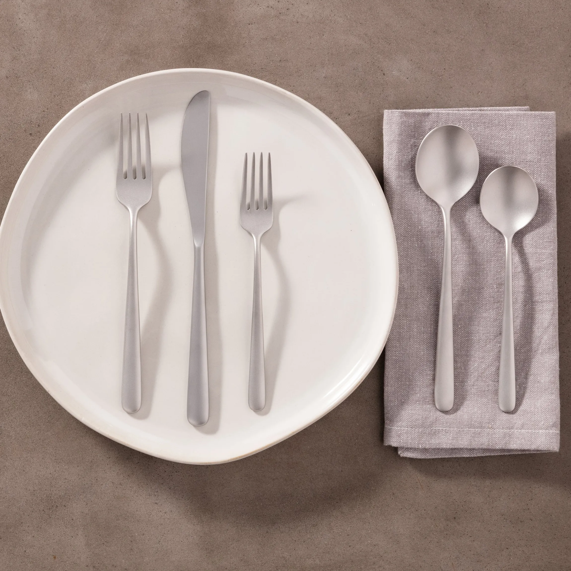 Lorenn Sand 20-Piece Flatware Set