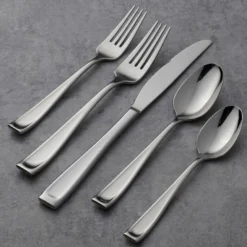 Moda 65-Piece Flatware Set