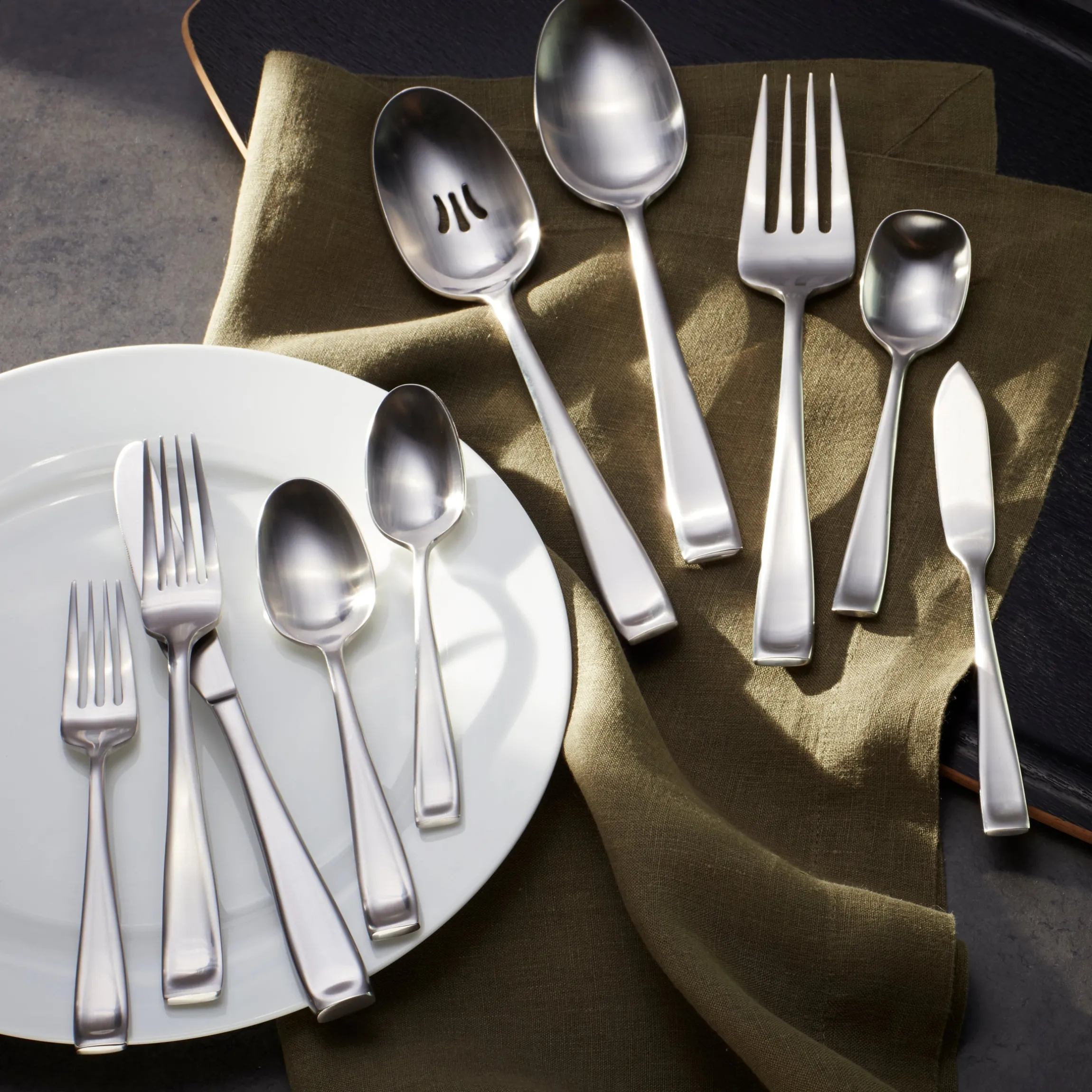 Moda Satin 65-Piece Flatware Set
