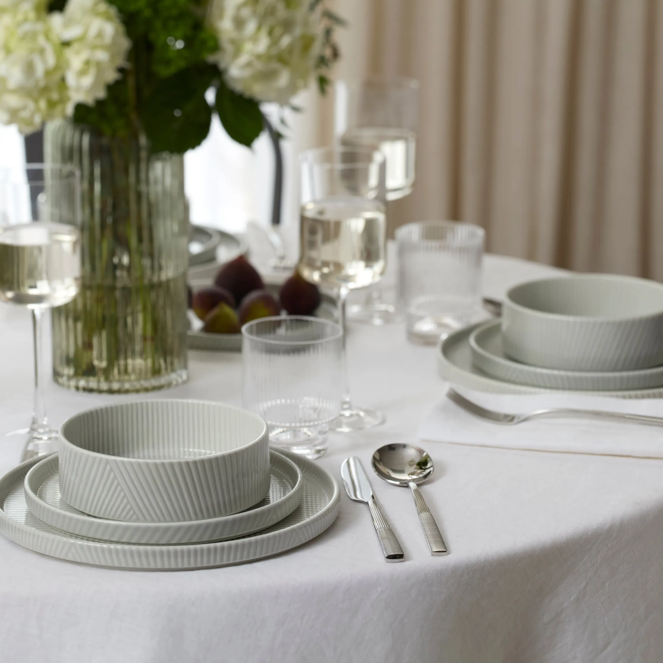 Modulus Vapor 16-Piece Dinnerware Set