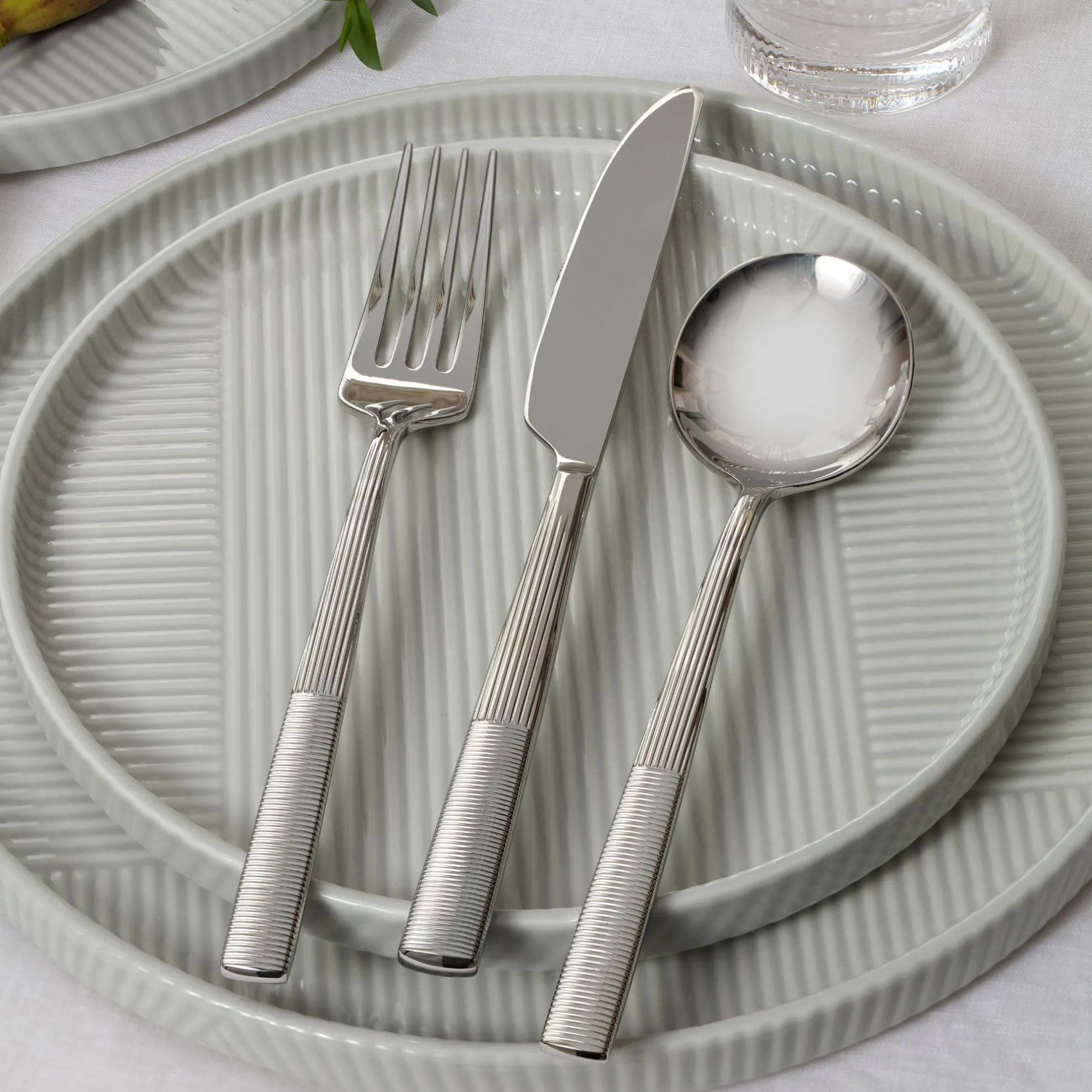 Modulus Vapor 16-Piece Dinnerware Set