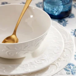 Opal Innocence Carved 16-Piece Dinnerware Set