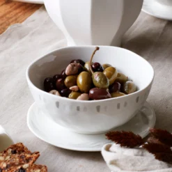 Oyster Bay 12-Piece Dinnerware Set