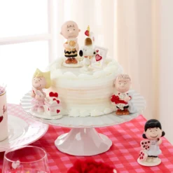 Peanuts 5-Piece Valentine's Figurine Set