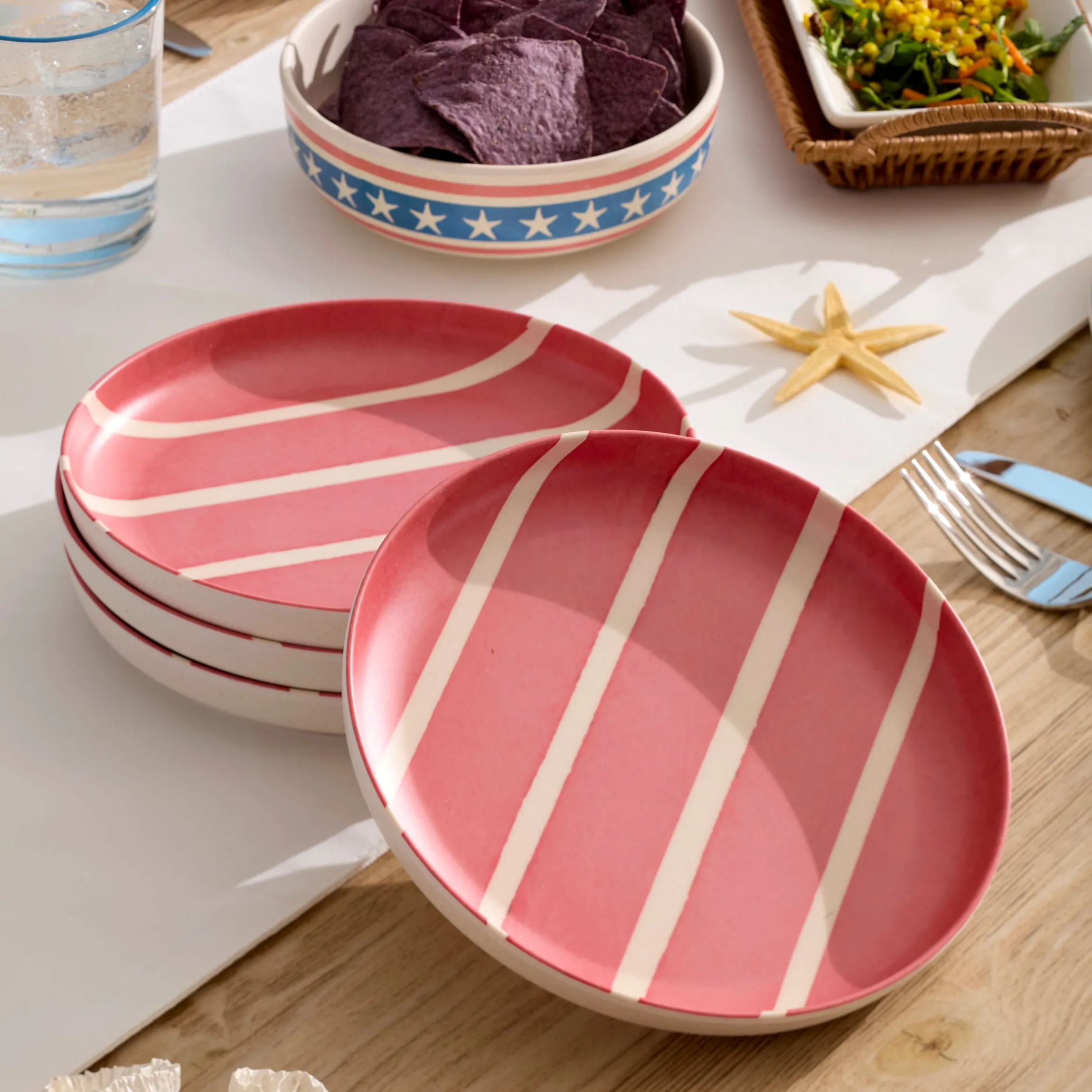 24 Seven Melamine Aweigh We Go 18-Piece Dinnerware Set