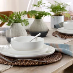 24 Seven White 12-Piece Dinnerware Set