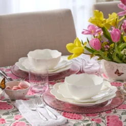 Studio 1414 Scallop 12-Piece Dinnerware Set