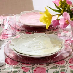 Studio 1414 Scallop 12-Piece Dinnerware Set
