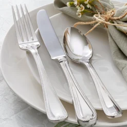 Vintage Jewel 20-Piece Flatware Set