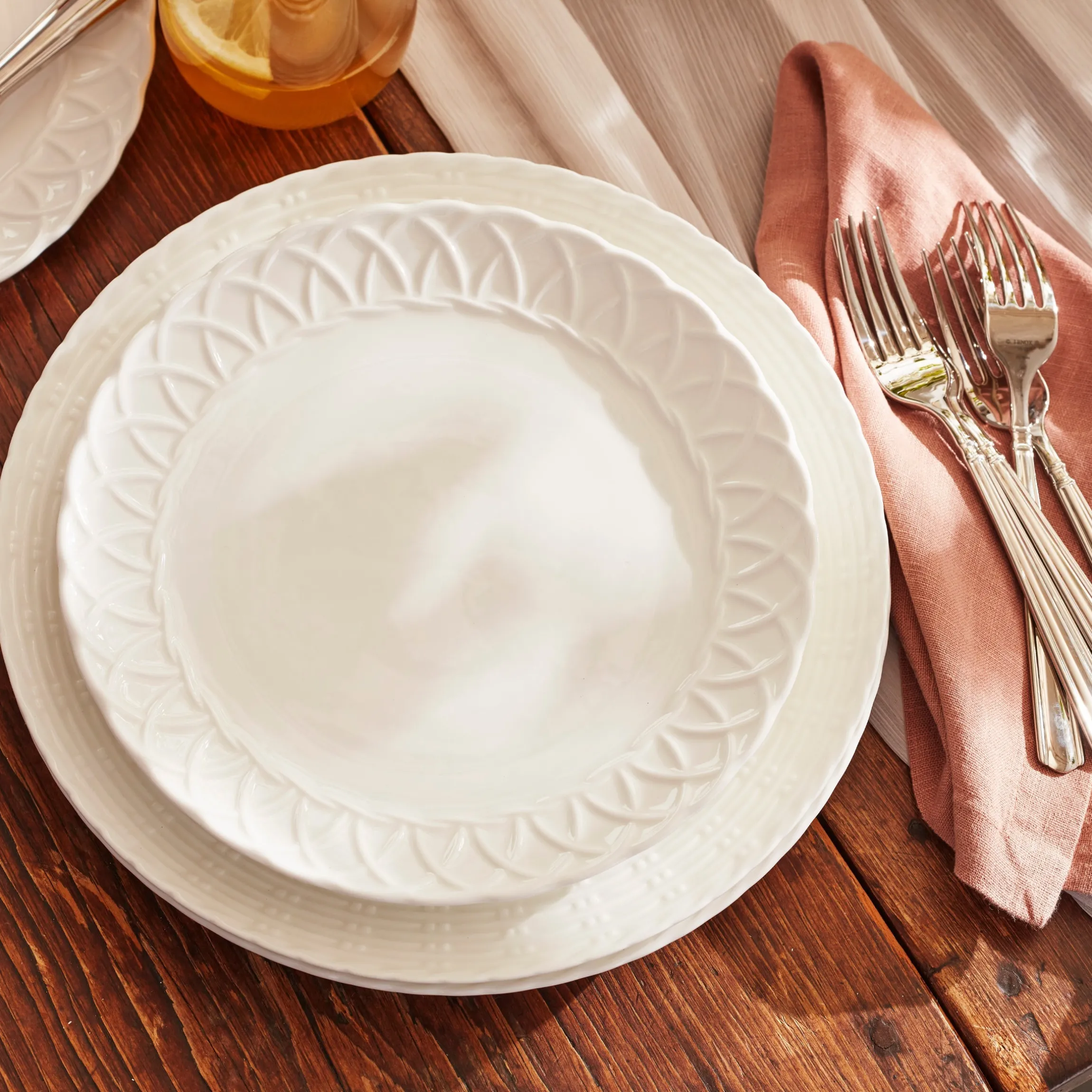Wicker Creek Accent Plates, Set of 4